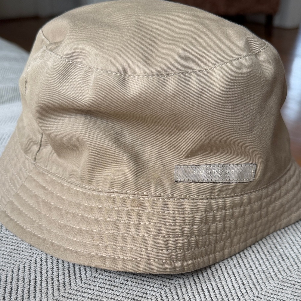 Burberry Khaki-Tan Bucket Hat with Subtle Logo Patch reversible